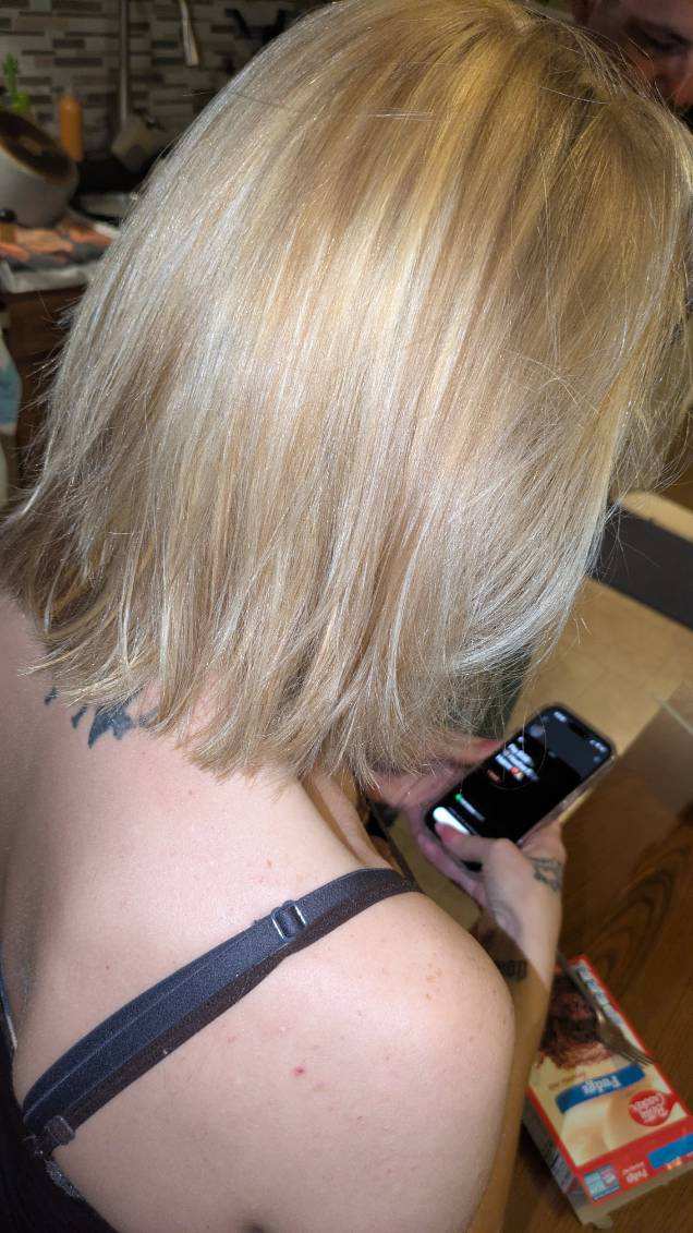 First Salon Position